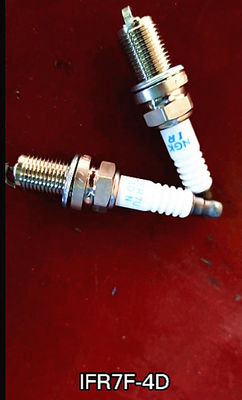 Sinotruk HOWO Shacman VG1560080701 Partes de repuesto del motor Enchufe de chispas original para reemplazar