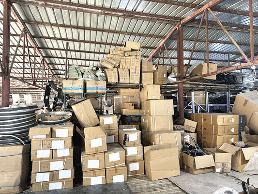 Las partes de repuesto de camiones pesados Shacman original Hidráulico Cerradura de cabina DZ13241440085 DZ13241440090 Precio de fábrica