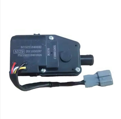 Camión tractor de trabajo pesado con 500 mm de distancia entre ejes 600L + 300L de capacidad de combustible y 7ton / 9ton de capacidad del eje delantero